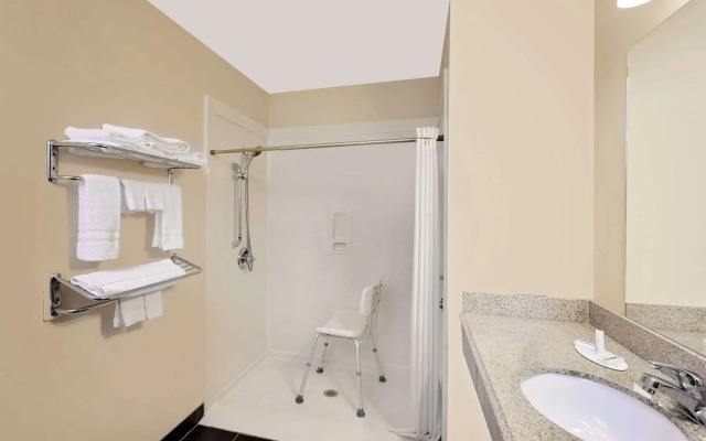 Super 8 by Wyndham Siloam Springs