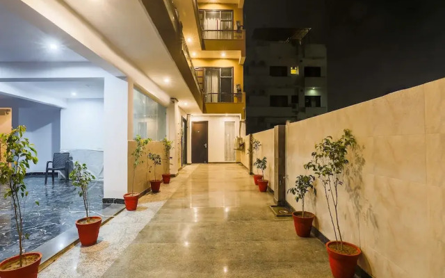 OYO 24269 Silverkey Medanta Sec 38