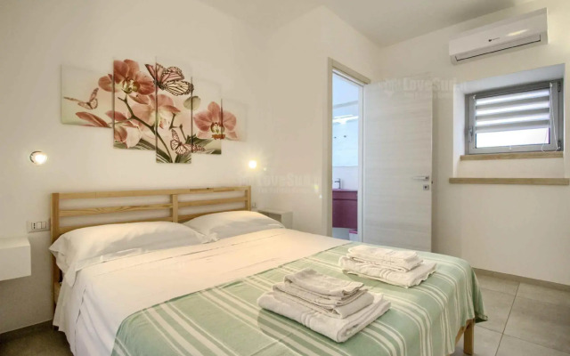 Apt B - Beach View Villa Controvento