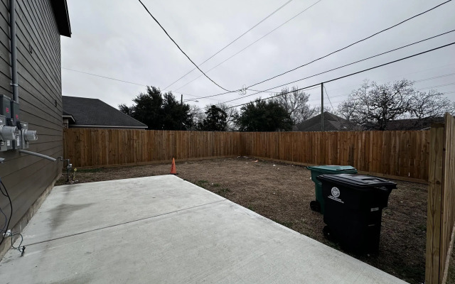 Modern 3 Bedroom Retreat in Pearland
