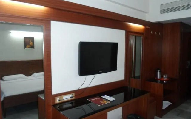 Hotel PLR Grand