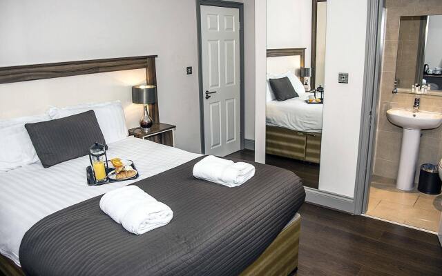 Base Serviced Apartments - Sir Thomas Street