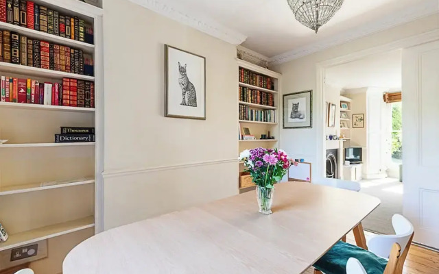 Charming London Retreat
