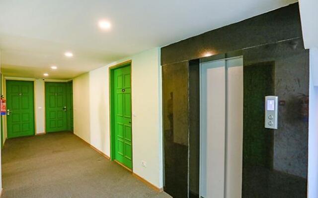FabHotel Aerosky Grand