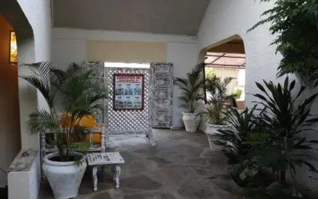 Seawhispers Inn