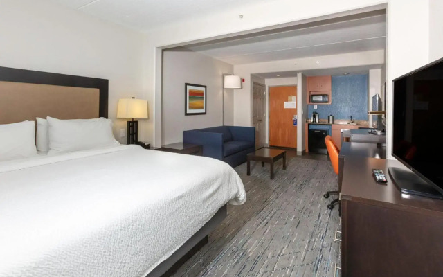 Holiday Inn Express & Suites Jacksonville Airport by IHG