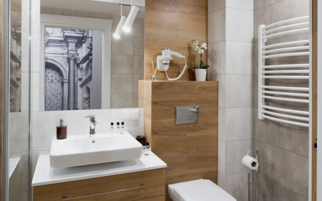 City of the Kings Silver Apartments