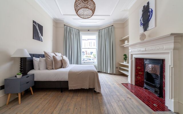 5 Bed Apartment in Clapham