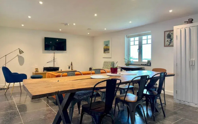 Seawynds Family Home With Far-reaching Sea Views