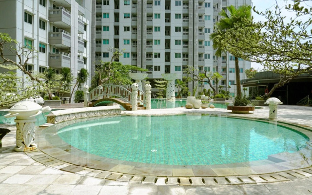 Comfortable 1BR @ Sky Terrace Apartment in Strategic Area