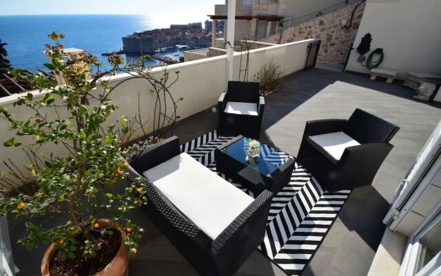 55 & 54 Stairs Apartments