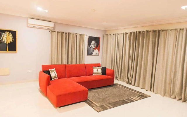 Earl Heights Suites Hotel
