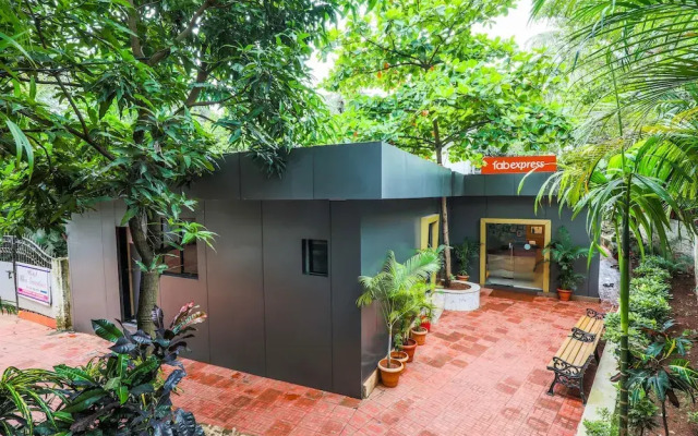 OYO 11498 Hotel Bliss Executive