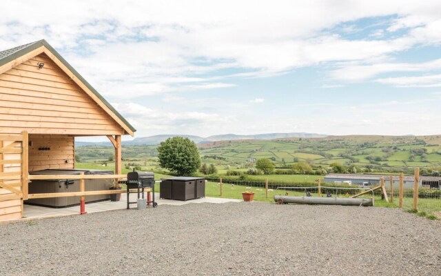 Lundy Lodge - Begwyns View