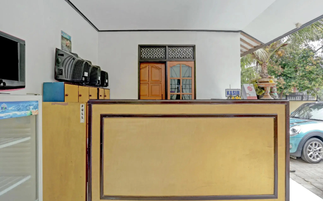 OYO 3096 Hotel Dewi Warsiki