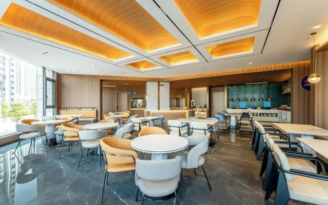 Holiday Inn Express Shangrao Railway Station by IHG