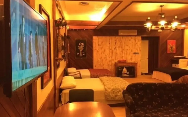 Elevate Rooms on Water Street