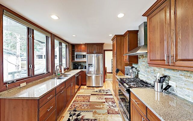 135 Aspen - 3 Br Townhouse