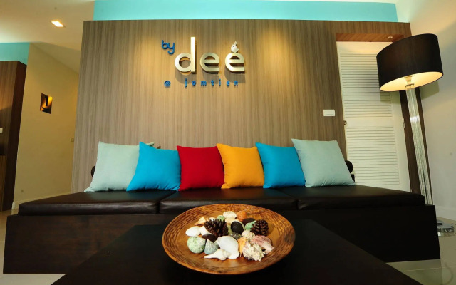 By Dee @Jomtien
