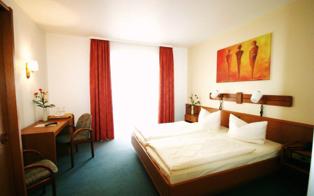 Arador-City Hotel