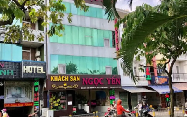 Ngoc Yen Hotel by Bay Luxury