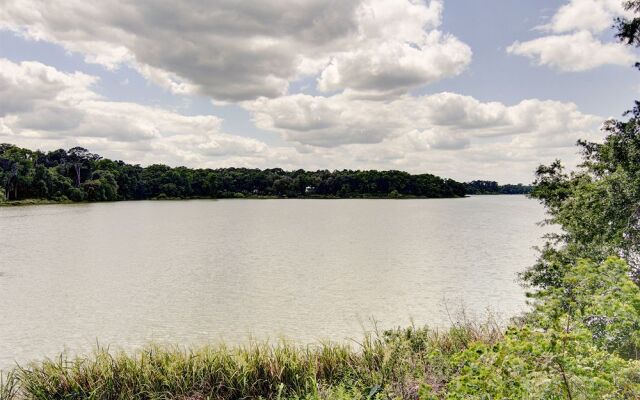 Stayable Select Gainesville