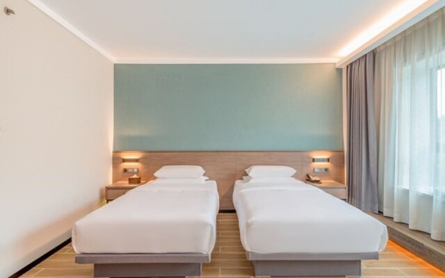 Rezen Select - Ningbo Railway Station, Tianyi Square