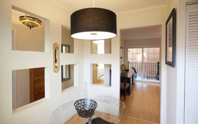 Castro Central Apartment