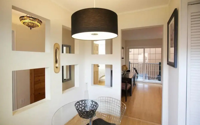 Castro Central Apartment