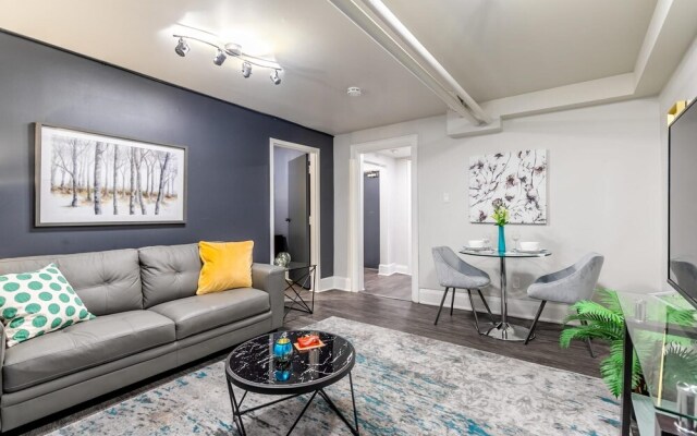 2BR Apt With Netflix- In the Heart of DT Hamilton