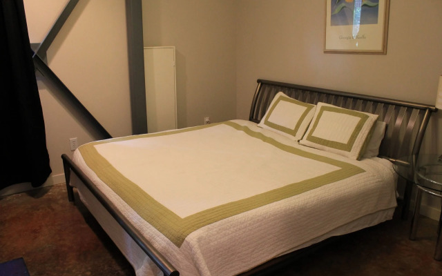 Modern B & B