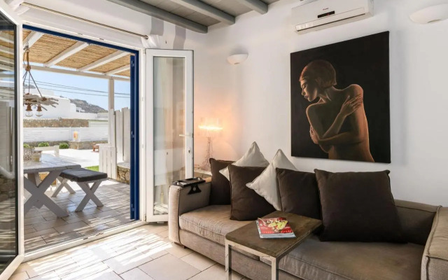 Phaedrus Living: Ornos Beach House Mykonos