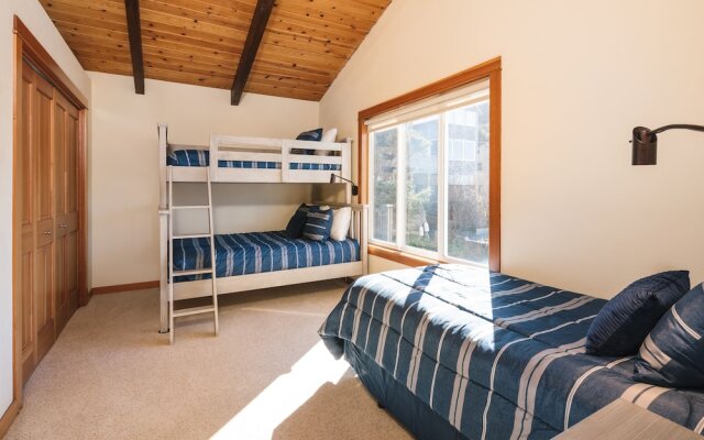 Pacific House by Avantstay Bright Airy Home w/ Direct Access to Cannon Beach