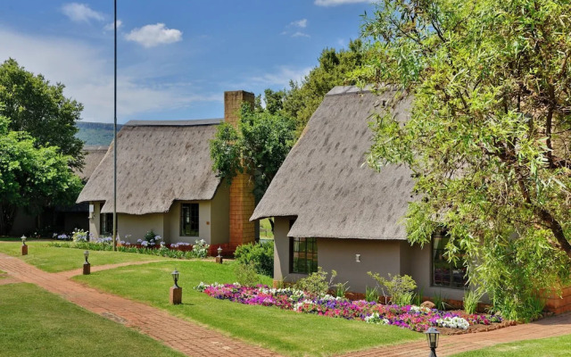 African Hills Safari Lodge & Spa