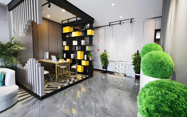 GYA Taizhou Jingjiang City South Century Plaza Hotel