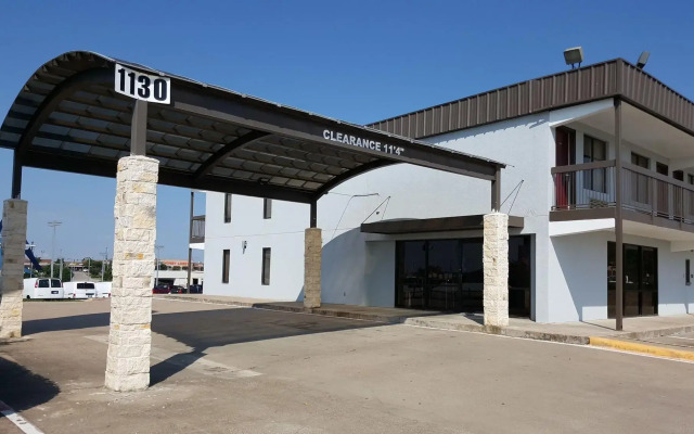 Super 8 Rockwall