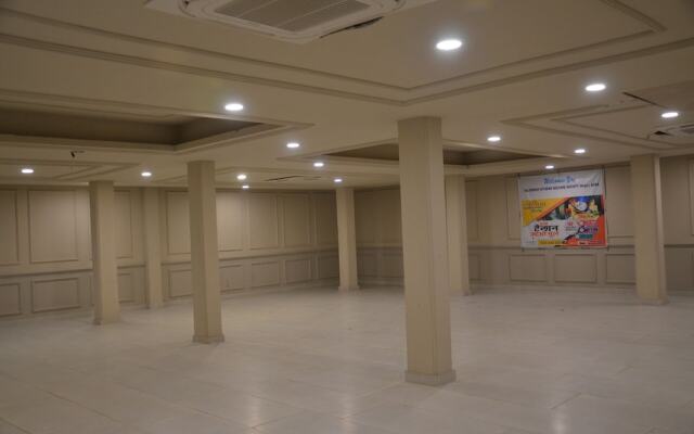 Bankey Bihari Holiday Homes By Naavagat
