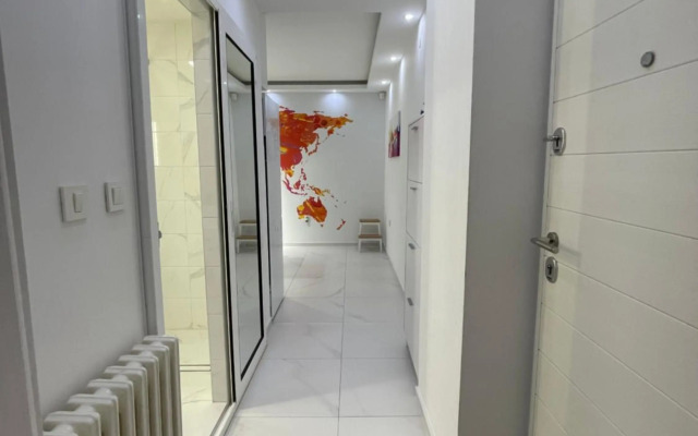 EVAs WorldMap Apartment