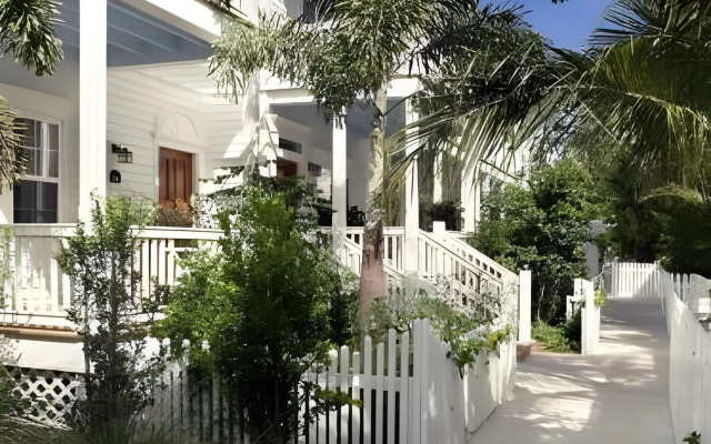 Parrot Key Hotel & Villas