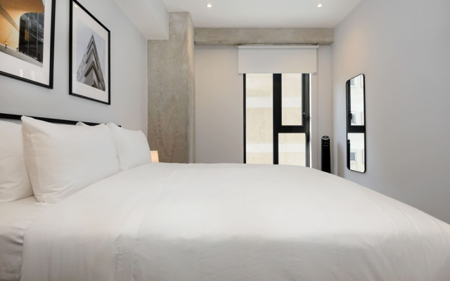 w Amazing 1BR in the Heart of Interlomas