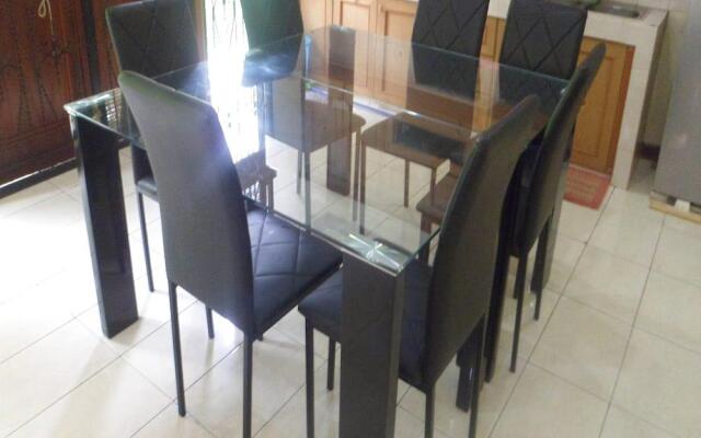 Villa Kota Bunga Azalea