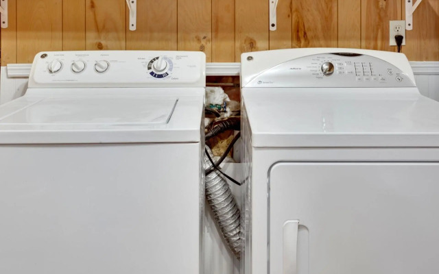 4122 - Blue White Haven