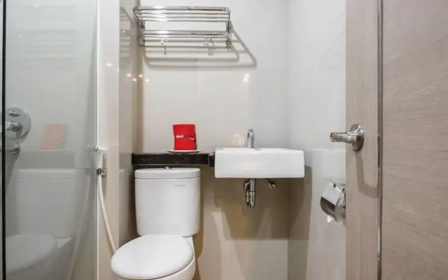 RedDoorz Syariah near Taman Wisata Matahari