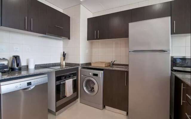 Driven Holiday Homes - Bay Central