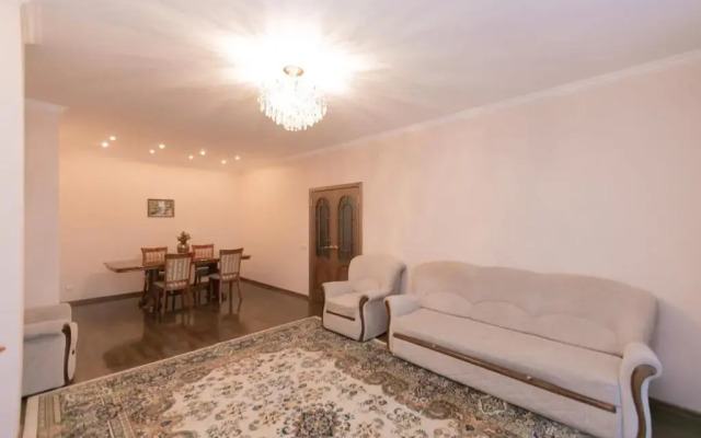 Diplomat Apartment on Sarayshyq st 34