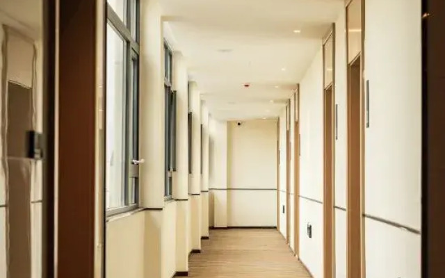 City convenient hotel (Luohe Huanghe Plaza store)