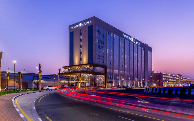 Отель Premier Inn Dubai Dragon Mart