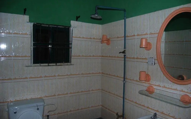 Adesua Hotel