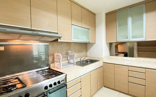 Modern Look And Comfort 2Br Kemang Village Apartment