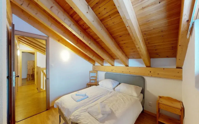 Spacious Apartment With Balcony